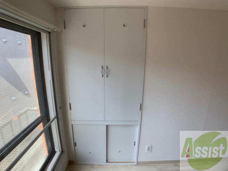 収納　寝室の収納です。部屋がすっきり片付きます。