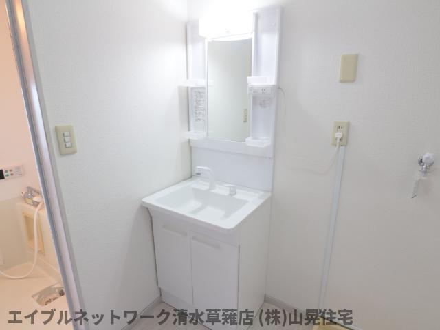 洗面設備　スペースが確保できる洗面所です