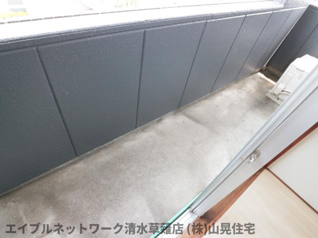 バルコニー　陽当たり良好なバルコニーです