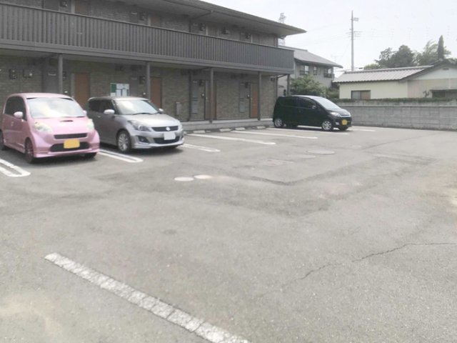 駐車場　アルカディア