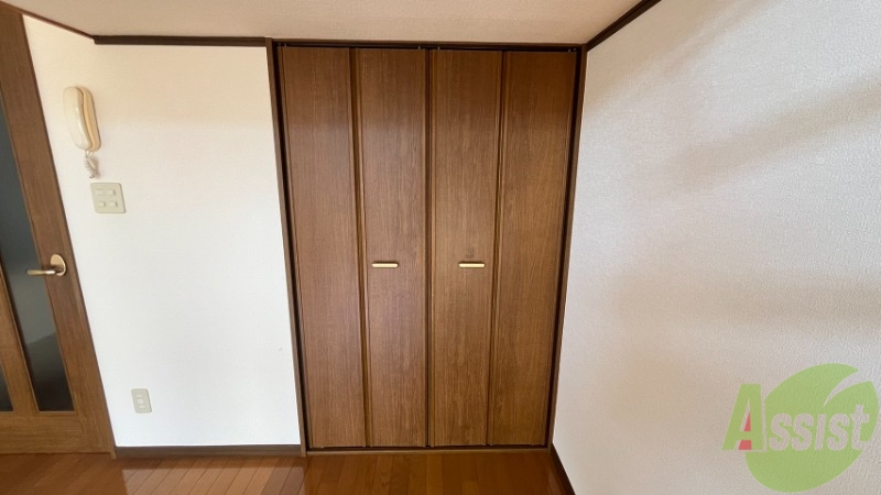 収納　１０帖のお部屋にはクローゼットもあります。