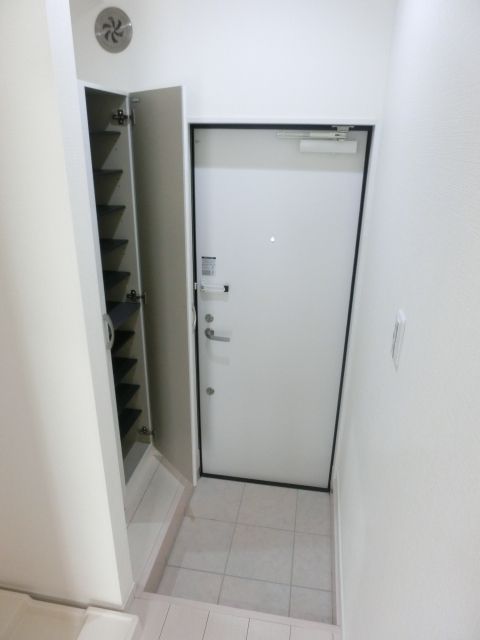 玄関　たっぷりシューズボックス