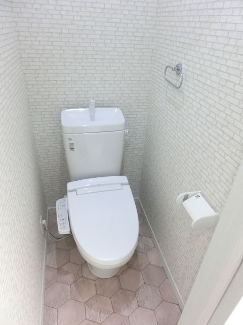 トイレ　温水洗浄便座もございます