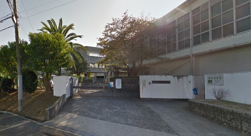 中学校　堺市立原山台中学校（中学校）まで585m