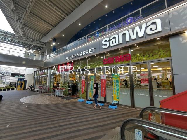 スーパー　スーパー三和 港北店（スーパー）まで131m