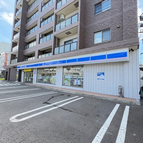 コンビニ　ローソン　室蘭海岸町二丁目店（コンビニ）まで431m