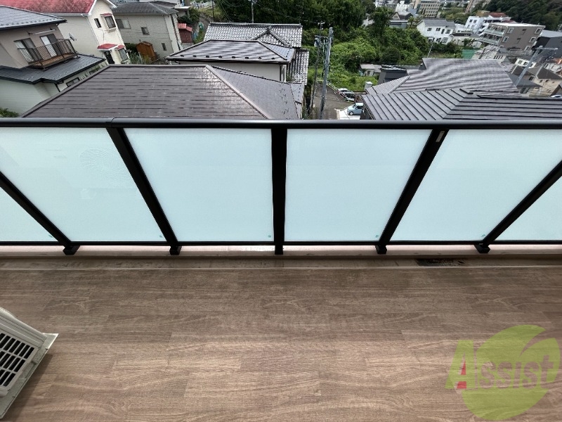 バルコニー　ベランダを撮影しました。洗濯物をたくさん干せそうです。