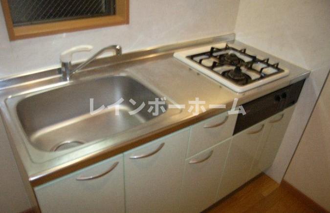キッチン　※同建物別部屋参考写真です　現況優先です