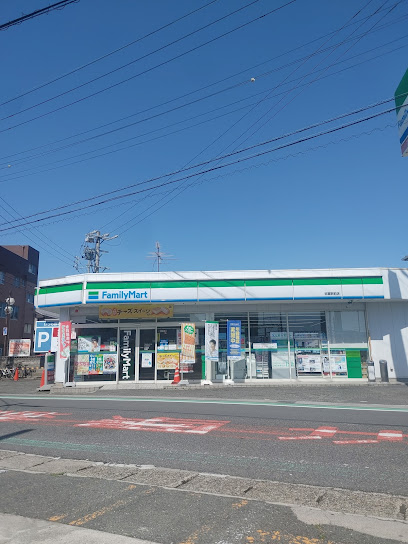 コンビニ　ファミリーマート 弥富駅前店（コンビニ）まで2108m