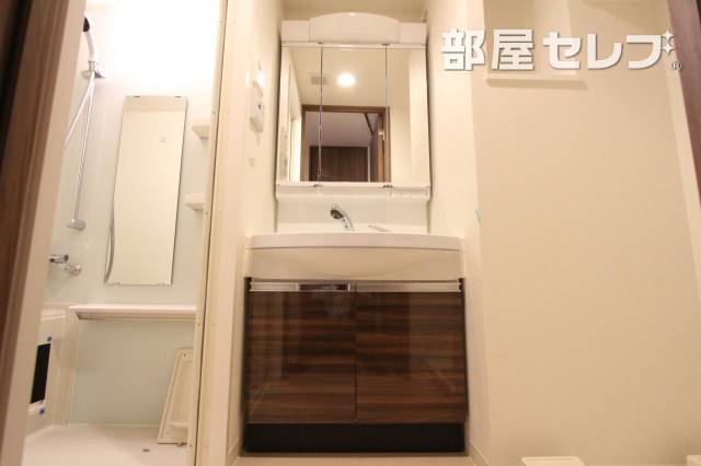 プレサンスジェネ千種内山の内装写真