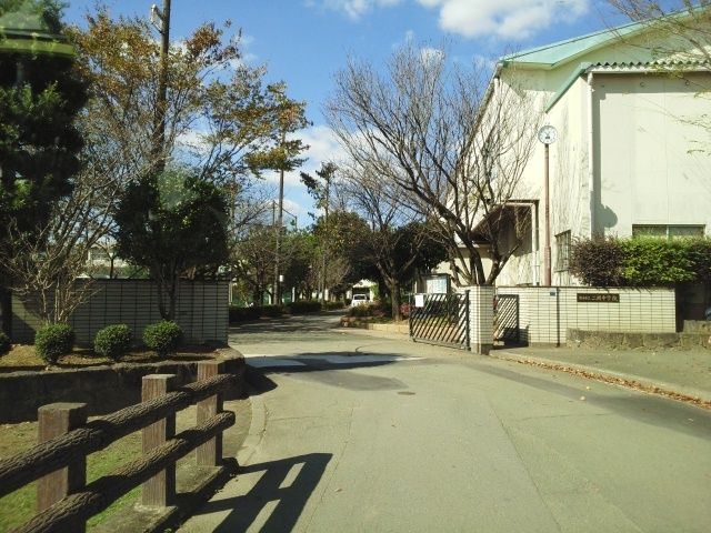 中学校　二岡中学校（中学校）まで1600m