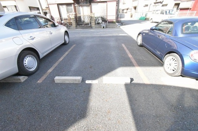 駐車場　駐車場