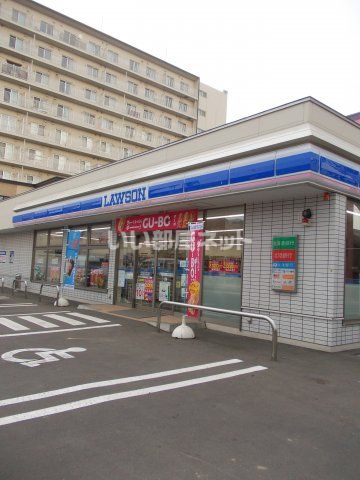 コンビニ　ローソン千歳清水町3丁目店（コンビニ）まで180m