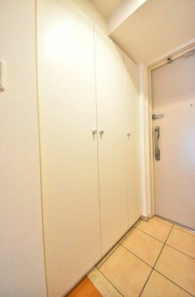 プライマル小石川の玄関写真