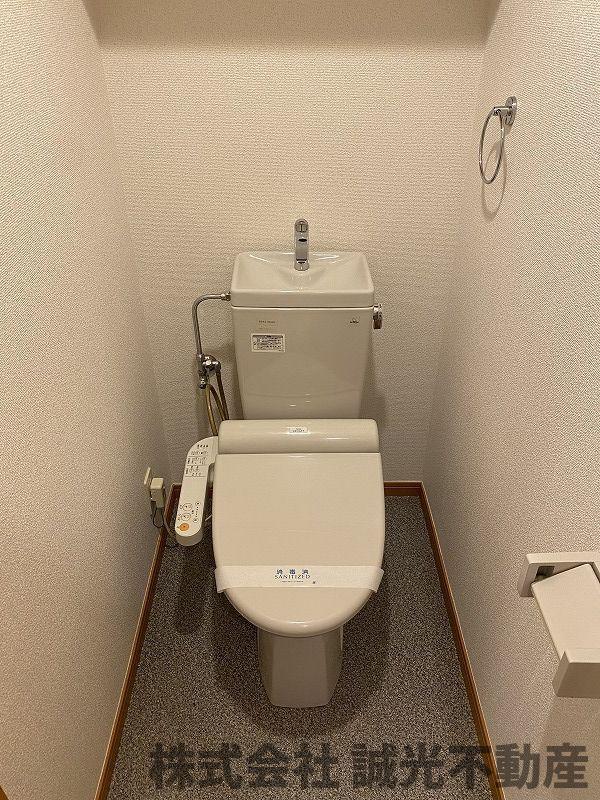 地下鉄七隈線 渡辺通駅 徒歩6分 12階建 築16年のトイレ写真