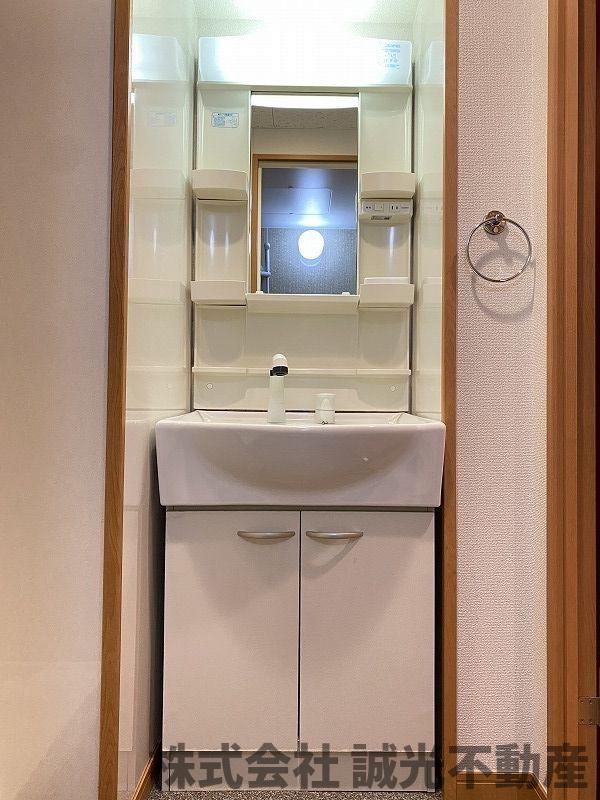 地下鉄七隈線 渡辺通駅 徒歩6分 12階建 築16年の内装写真