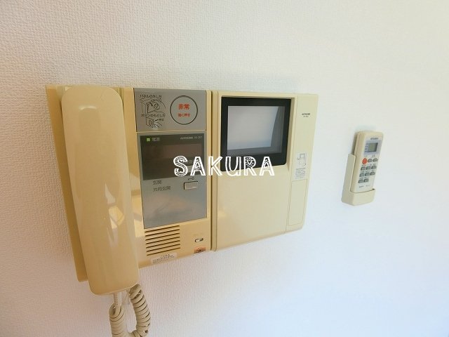 セキュリティ　女性の方でも安心のモニター付きインターホン♪
