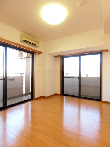 居室・リビング　開放感のあるゆったりとしたお部屋です♪