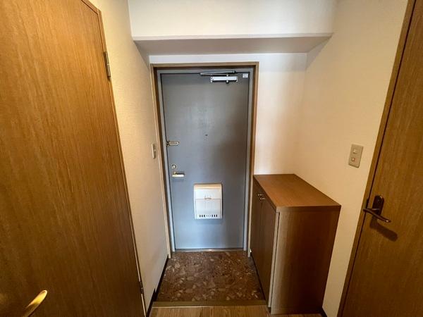 シャイン ローヤル 野洲市北野1丁目の玄関写真