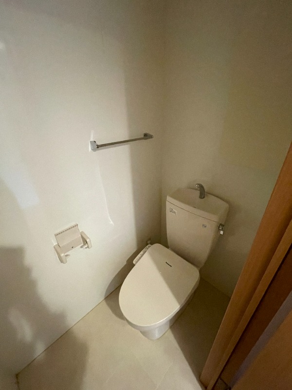 ＪＲ宇野線 備前西市駅 徒歩10分 2階建 築22年のトイレ写真