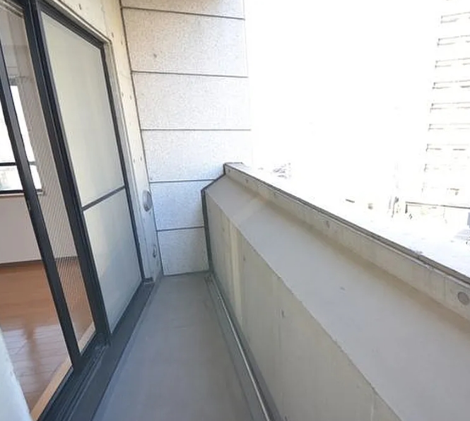 ＪＲ京浜東北線 川崎駅 バス乗車時間：12分 最寄りバス停で下車 徒歩2分 10階建 築22年の内装写真