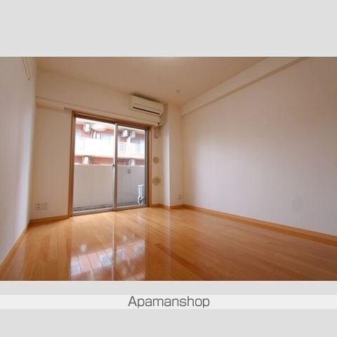 プライムアーバン大森の居間写真