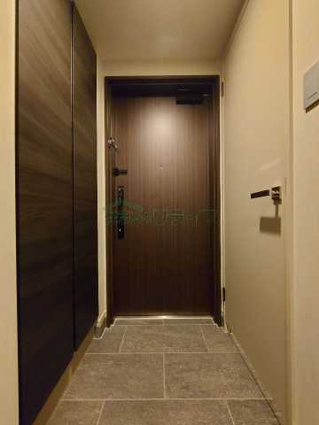 MOCXION PREMIUM四谷大京町の玄関写真