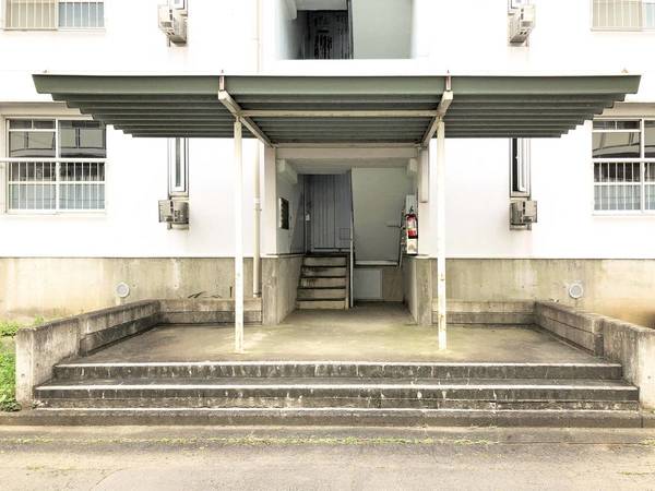 エントランス　清潔なエントランスです