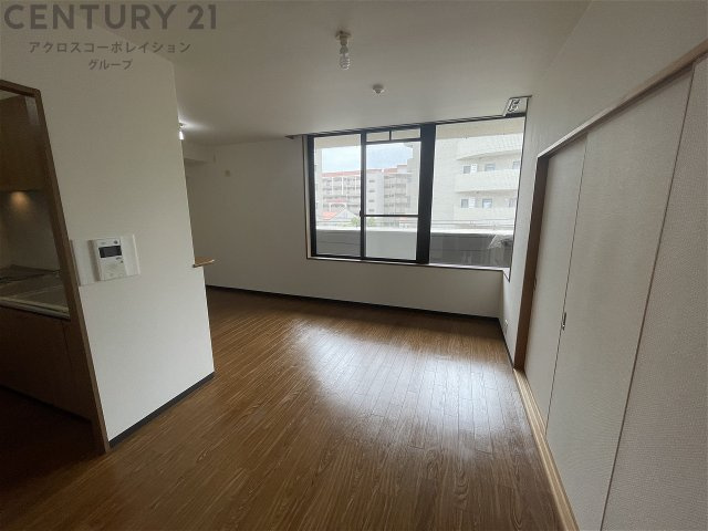 居室・リビング　角部屋住戸で過ごしやすく、おすすめです☆