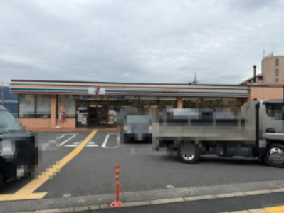 コンビニ　セブンイレブン豊中桜の町6丁目店（コンビニ）まで555m