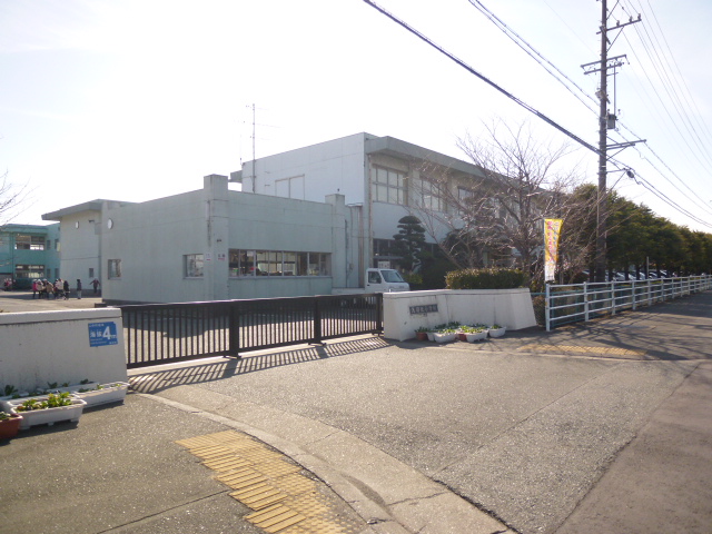 小学校　袋井市立浅羽北小学校（小学校）まで110m
