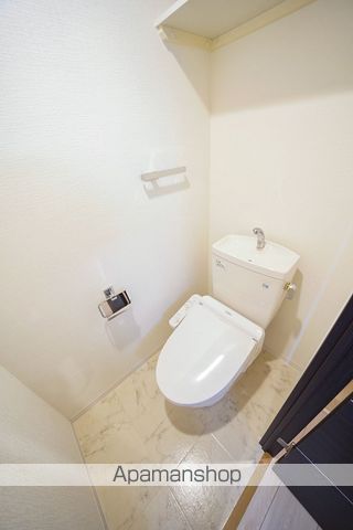 阪急神戸線 中津駅 徒歩7分 11階建 築22年のトイレ写真