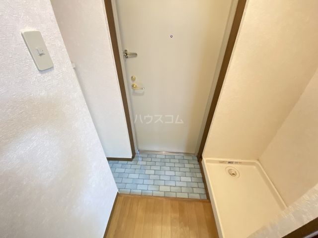 ウィン高尾の玄関写真