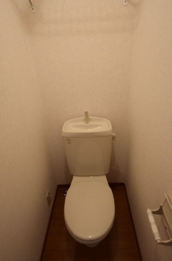 京急本線 黄金町駅 徒歩11分 2階建 築25年のトイレ写真