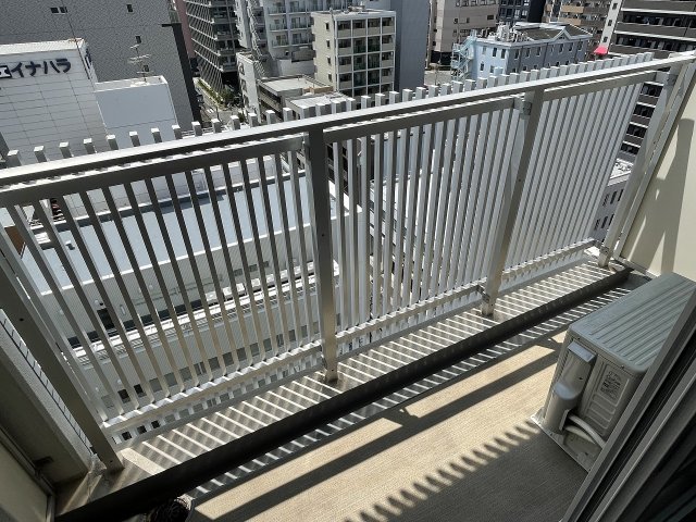バルコニー　外からの目が気にならないバルコニーで洗濯物が干せます