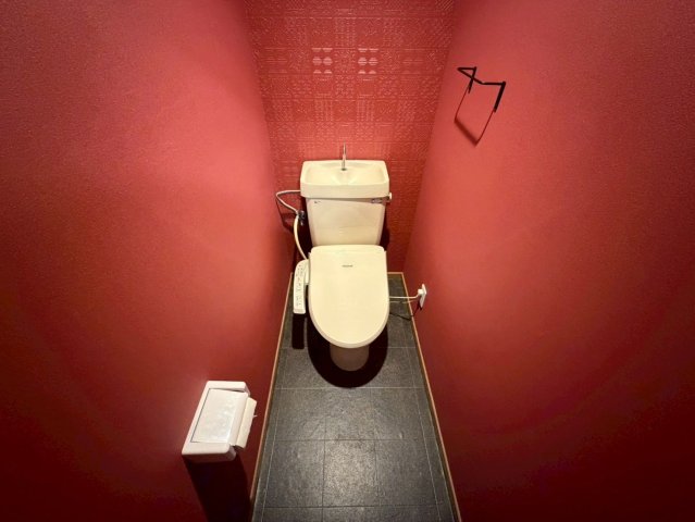 西鉄天神大牟田線 大橋駅 徒歩5分 7階建 築37年のトイレ写真