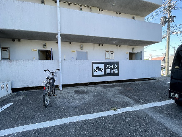 ヴィラ・アンソレイエ城原Aの外観写真