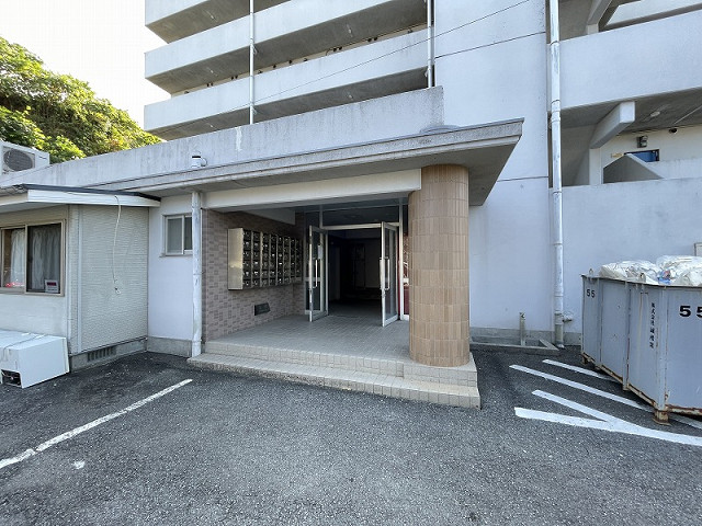 ヴィラ・アンソレイエ城原Aの外観写真