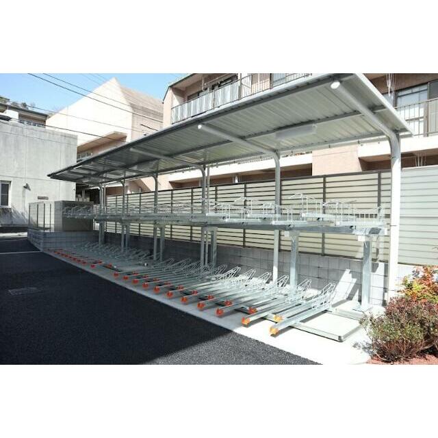 その他共有部分　駐輪場有り。