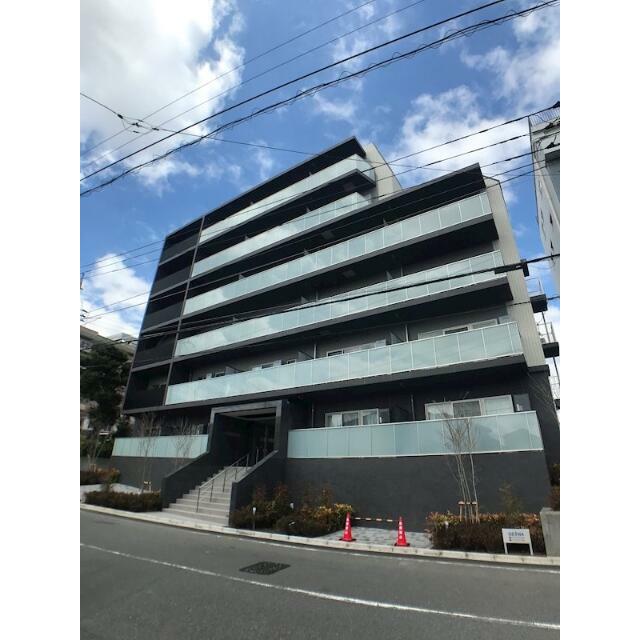 建物外観　鉄筋コンクリート造のがっちりとした建物。