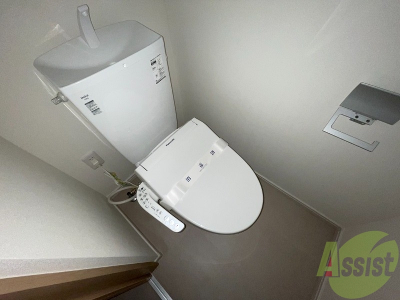 トイレ　トイレはあると嬉しいウォシュレット付きです。