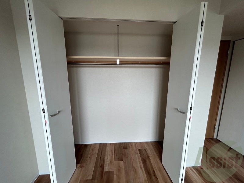 収納　寝室の収納です。部屋がすっきり片付きます。