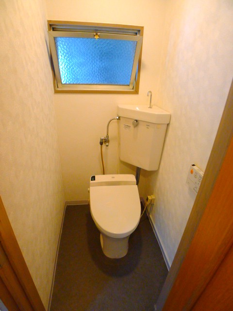 地下鉄鶴舞線 御器所駅 徒歩7分 7階建 築54年のトイレ写真