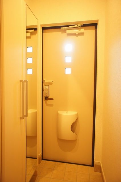 イープルコートの玄関写真