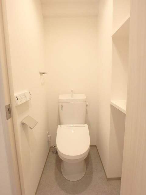 仙台市地下鉄南北線 北四番丁駅 徒歩5分 10階建 築4年のトイレ写真