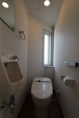 ＪＲ山手線 恵比寿駅 徒歩8分 8階建 築21年のトイレ写真