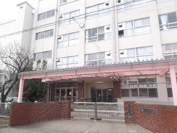 中学校　足立区立谷中中学校（中学校）まで414m