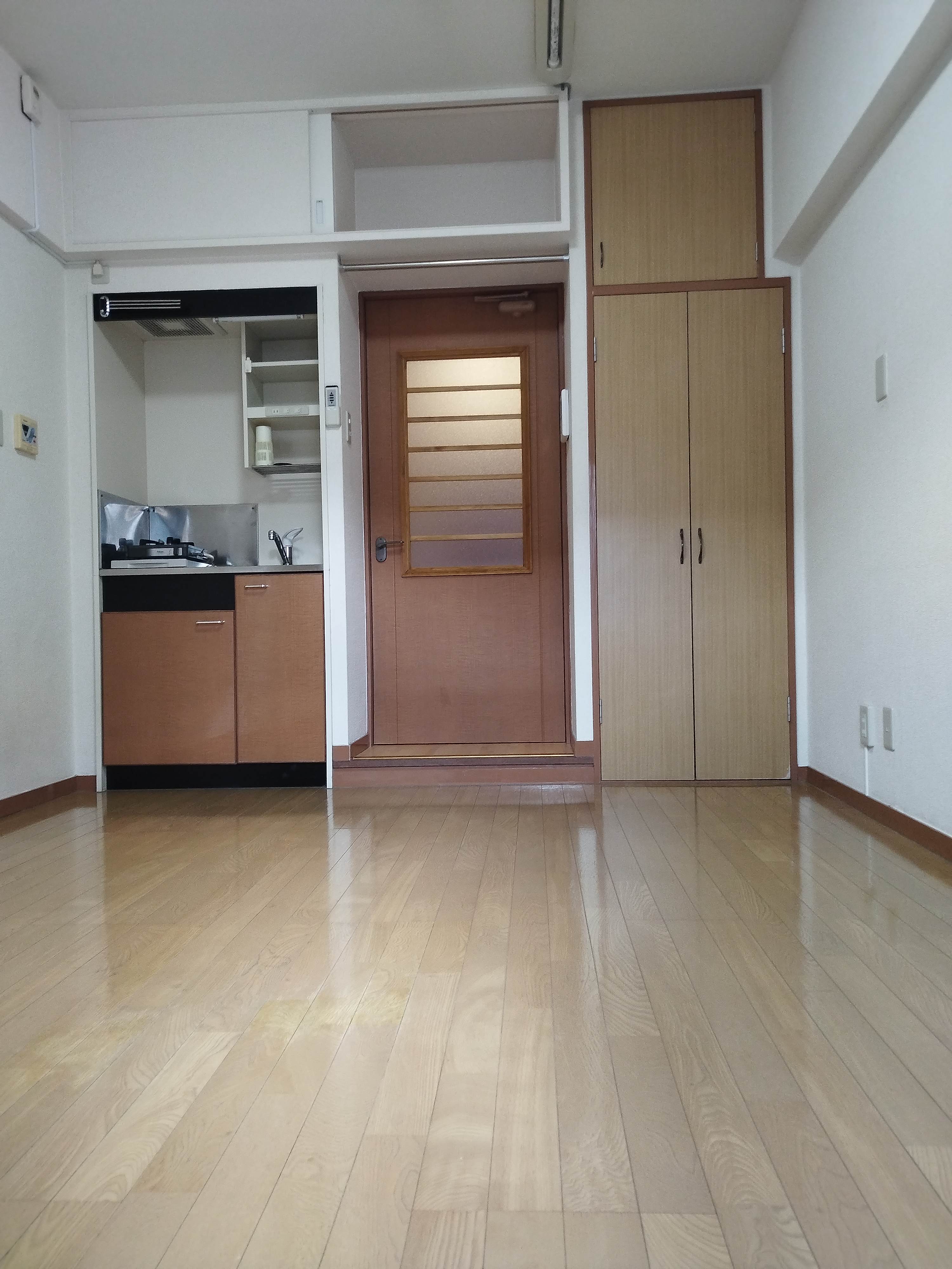 フォルム小倉南 弐番館の居間写真