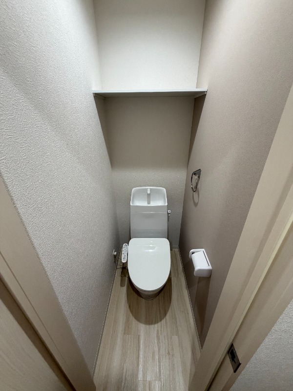 近鉄大阪線 俊徳道駅 徒歩10分 3階建 築1年のトイレ写真