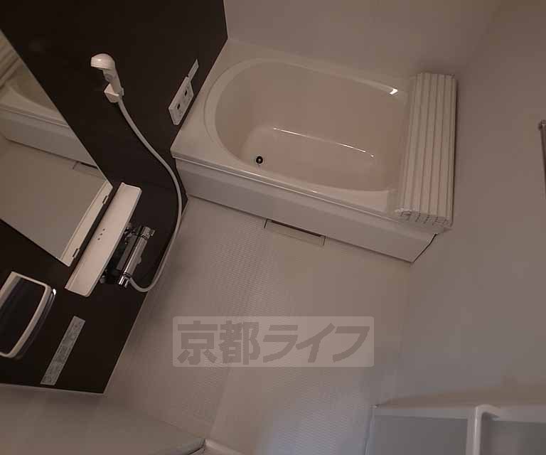 地下鉄東西線 御陵駅 徒歩9分 2階建 築12年の風呂写真